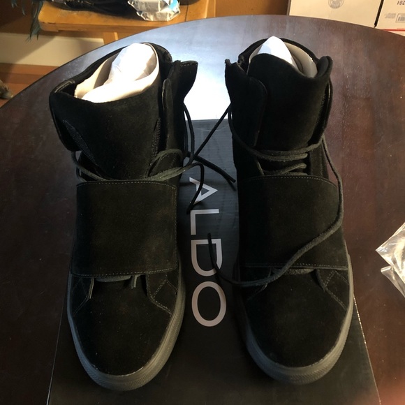 Italian Suede Men’s ALDO high tops - Picture 3 of 8